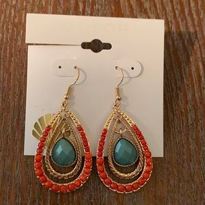 NEW Gold Tear Shape Earrings